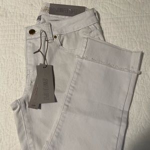 Jennifer Lopez capris